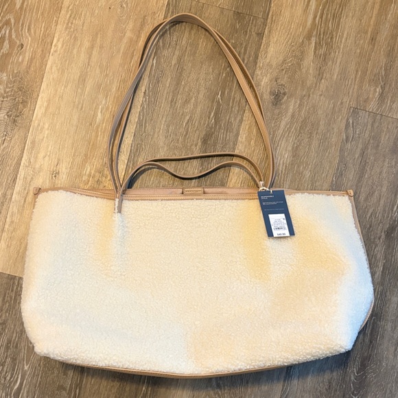 Universal Thread Faux Fur/Sherpa Cream Weekender Bag NWT - Picture 14 of 16